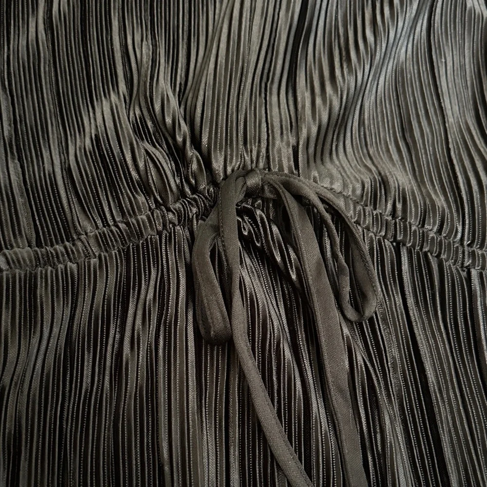 Nine West Black Pleated Sleeveless Blouse - Picture 3 of 4